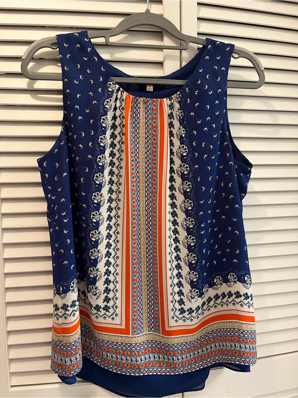 Rose & Olive Boutique 
Blue Boho Sleeveless Tank Blouse Floral Print Medium